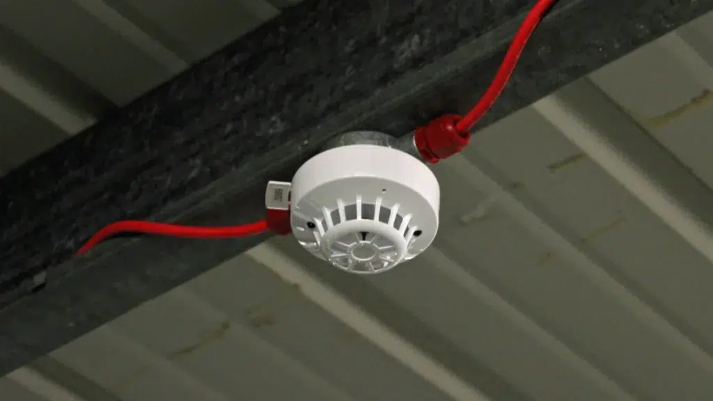 Smoke alarm and heat detector - fire alarm system in atlanta